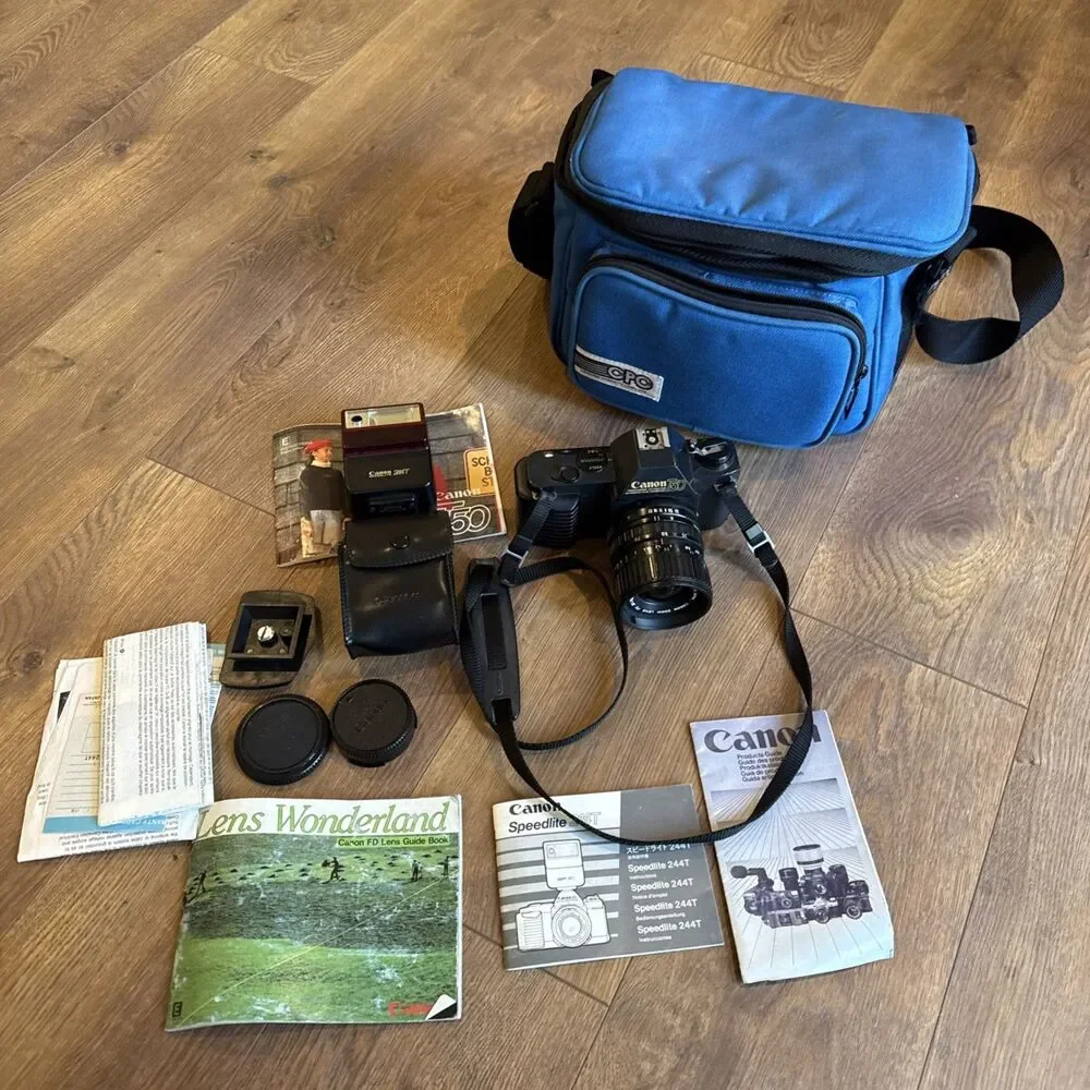 CANON T50 35mm SLR CAMERA w/ CANON Lens FD 35-70mm Not Tested